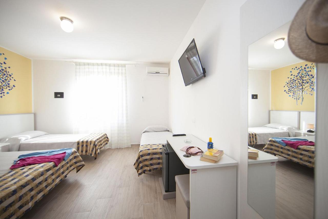 Hotel Thomas Marina di Campo Exterior photo